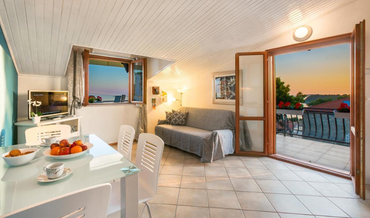 Golden View Luxury Apartment マスリニカ エクステリア 写真